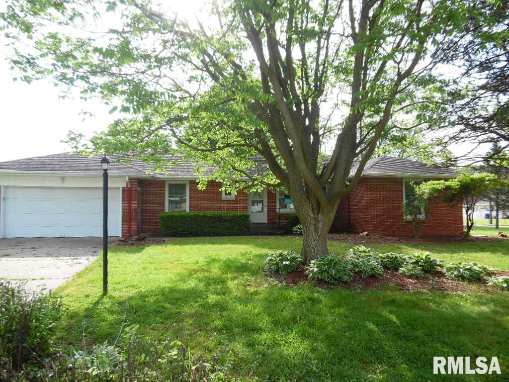 105 Lawrence Street Clinton, IA 52732 - Photo 1 of 13 Gallery Image 1