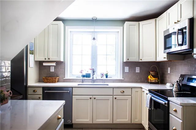 $529,000 | 7 Squantum Street, Cranston, RI 02920