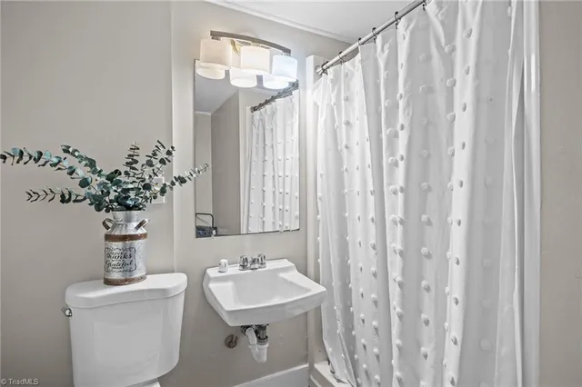 $397,000 | 100 Monroe Drive, Lexington, NC 27295