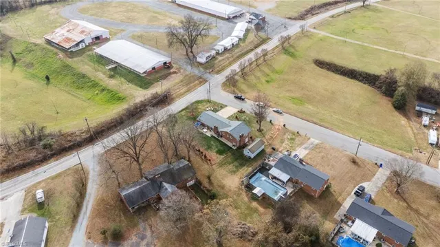 $397,000 | 100 Monroe Drive, Lexington, NC 27295