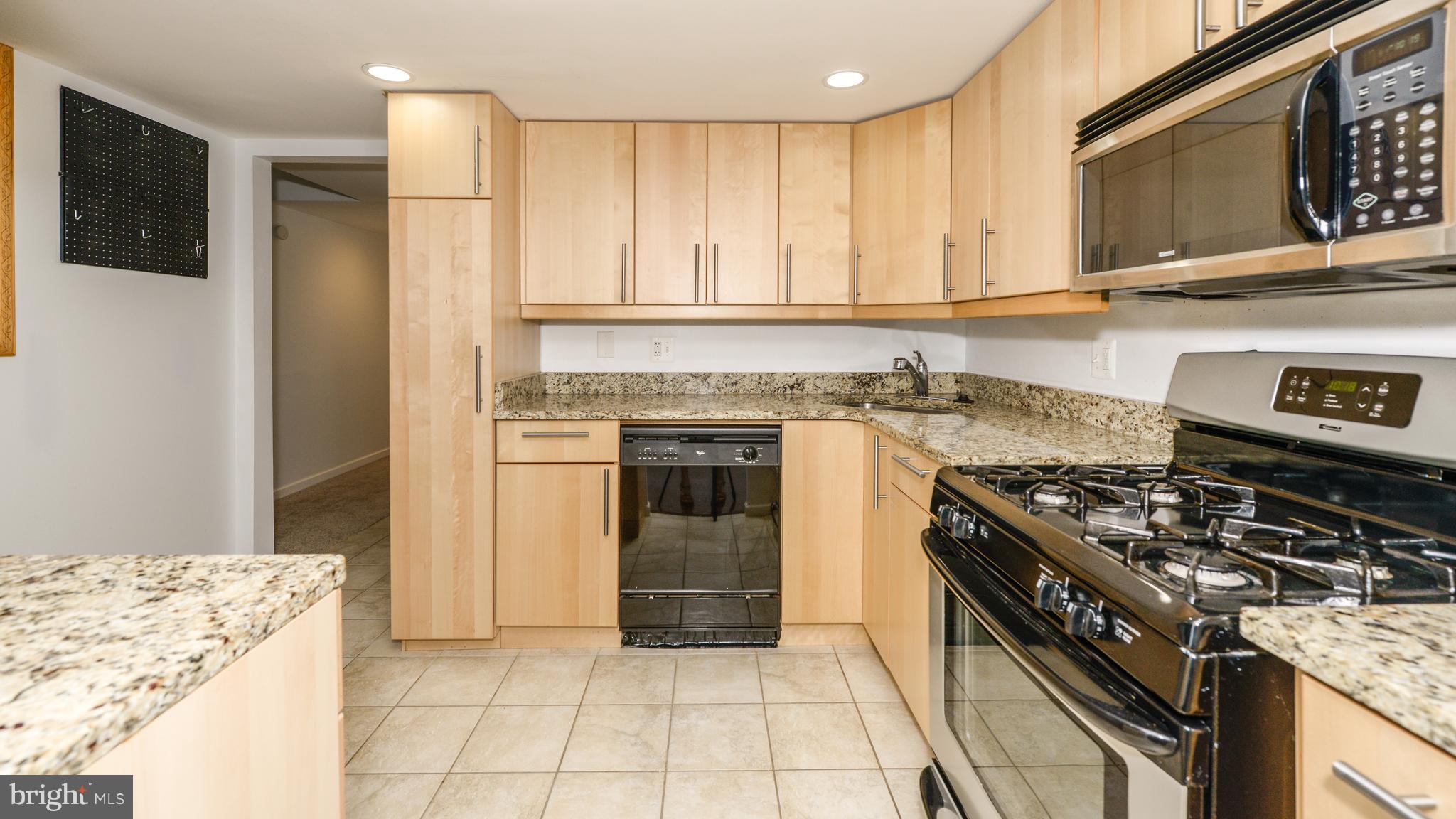 1414 Northgate Square, Unit 12B Reston, VA 20190 - Photo 4 of 30 Kitchen