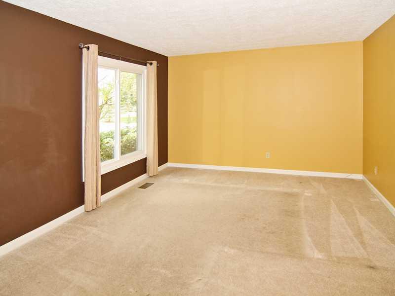 9708 Sycamore Road Carmel, IN 46032 - Photo 4 of 24 Gallery Image 4