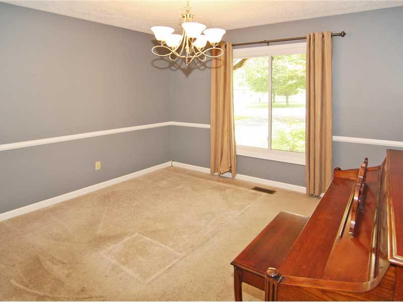 9708 Sycamore Road Carmel, IN 46032 - Photo 5 of 24 Gallery Image 5