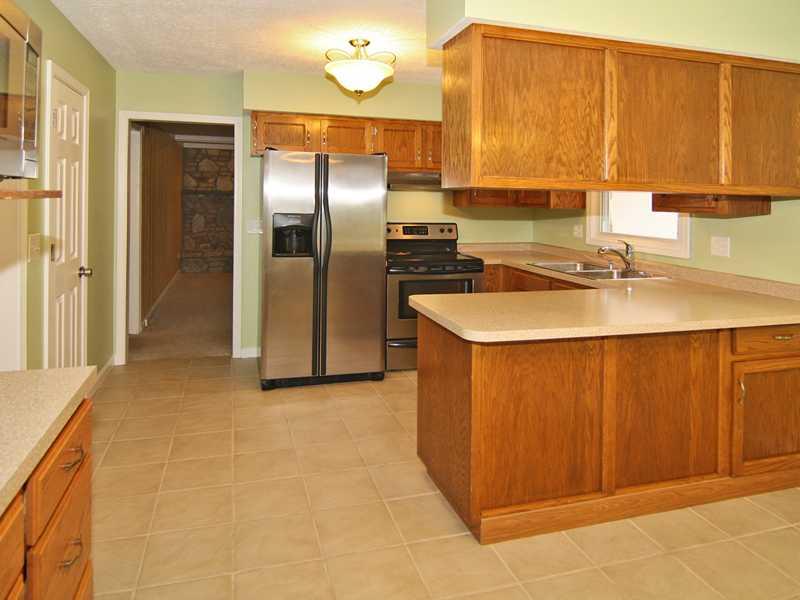 9708 Sycamore Road Carmel, IN 46032 - Photo 8 of 24 Gallery Image 8