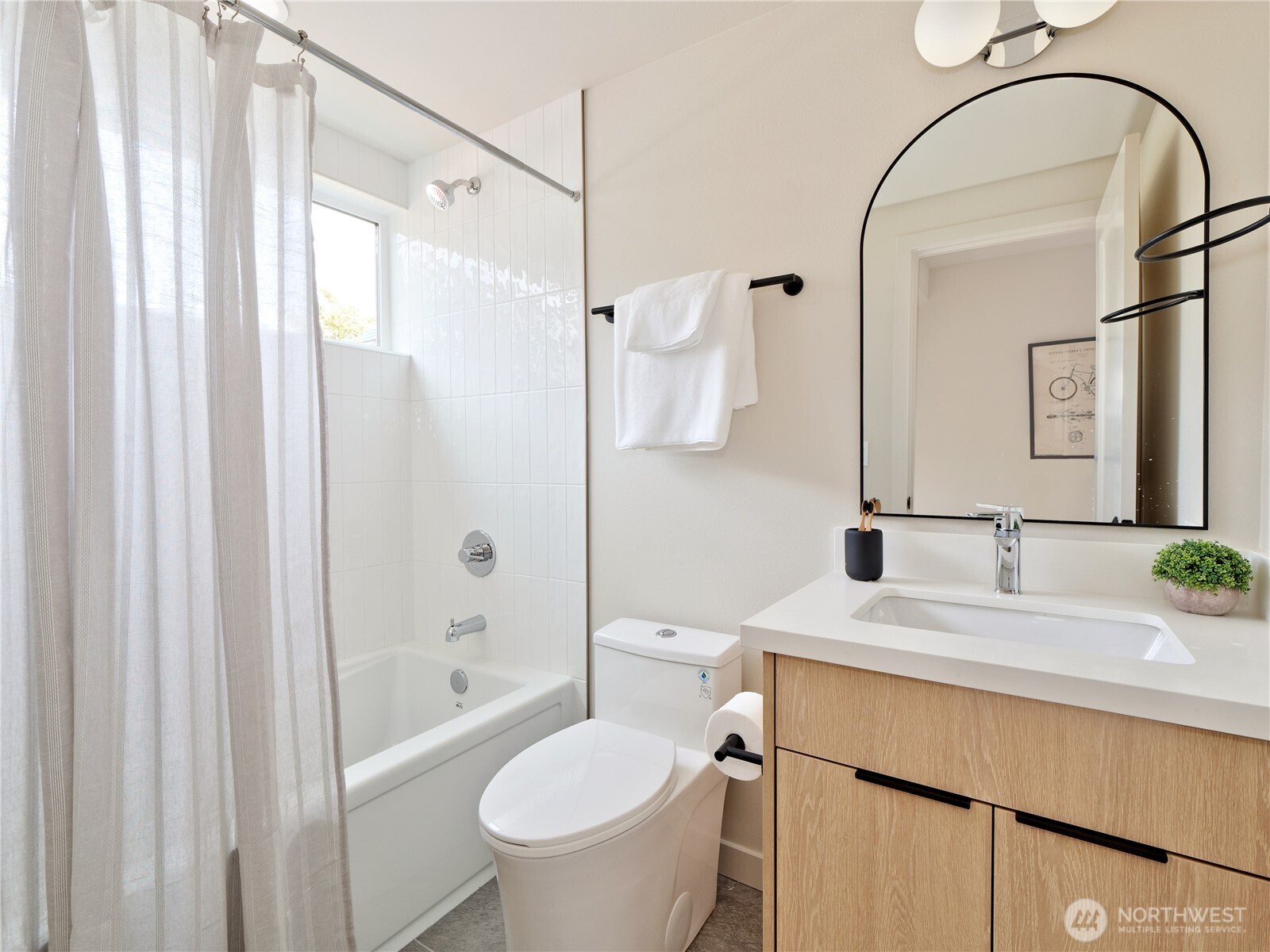 6918 Flora Avenue South Seattle, WA 98108 - Photo 10 of 20