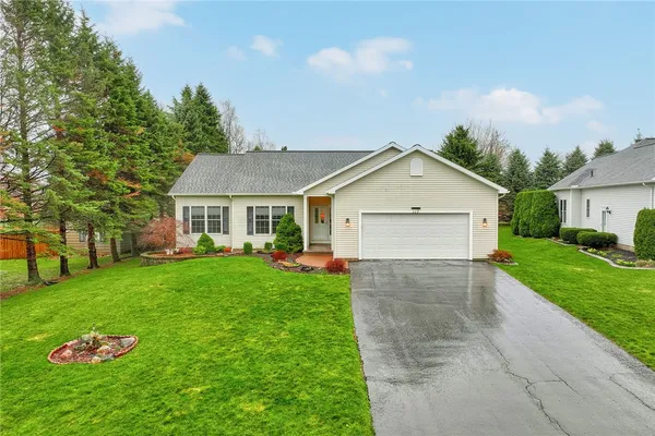 $299,900 | 117 Hawthorne Drive, Ogden, NY 14559
