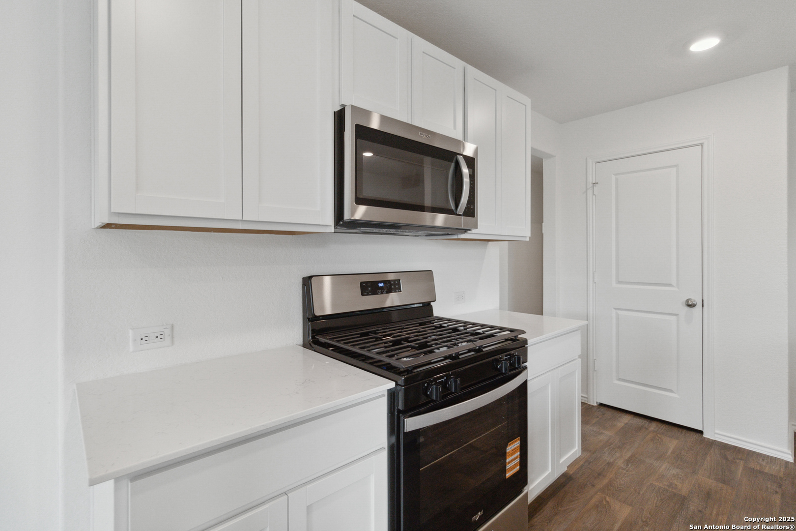 12507 Desert Fox Converse, TX 78109 - Photo 6 of 45