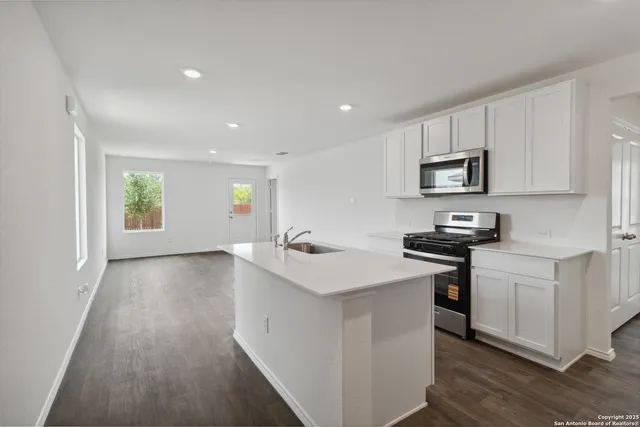 $297,670 | 12507 Desert Fox, Converse, TX 78109