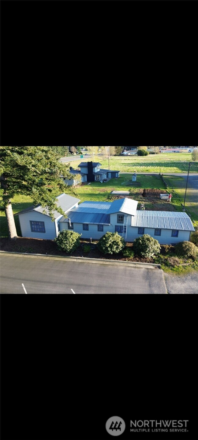 108 West Bartlett Road Lynden, WA 98264 - Photo 23 of 24 a view of an outdoor space and a lake view