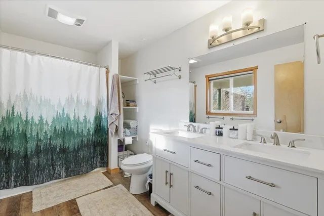 $1,100,000 | Undisclosed Address, Davenport, WA 99122