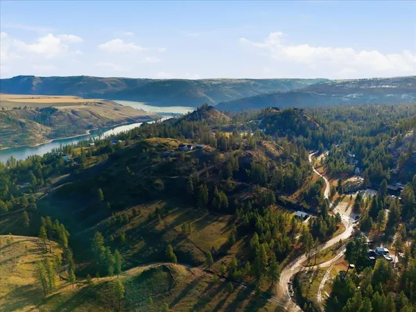 $775,000 | 41031 Pineridge Drive East, Unit E, Davenport, WA 99122