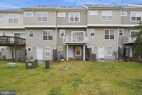 $459,000 | 22987 Fontwell Square, Sterling, VA 20166