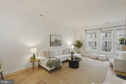 $459,000 | 22987 Fontwell Square, Sterling, VA 20166