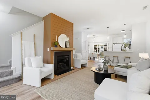 $459,000 | 22987 Fontwell Square, Sterling, VA 20166