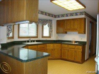 486 Buttercup Drive Rochester, MI 48307 - Photo 8 of 15 Kitchen