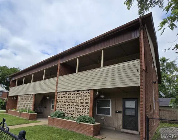 $300,000 | 2200 Iowa Street, Granite City, IL 62040