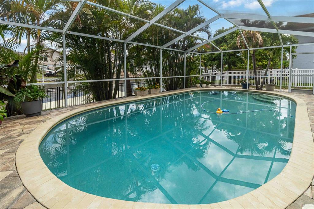 1004 Spindle Palm Way Apollo Beach, FL 33572 - Photo 2 of 3