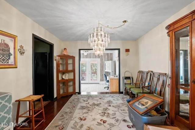 $449,900 | 116 Oak Street, Jacksboro, TN 37757