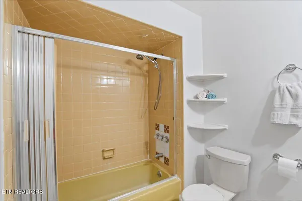 $439,900 | 116 Oak Street, Jacksboro, TN 37757