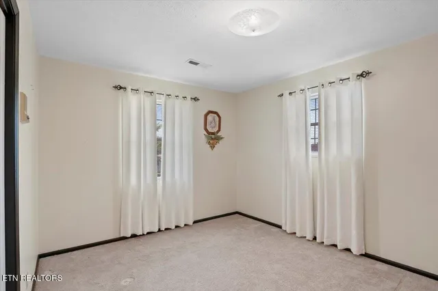 $449,900 | 116 Oak Street, Jacksboro, TN 37757