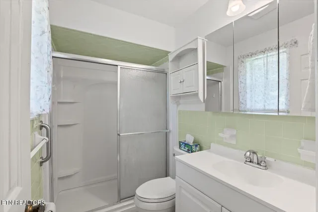 $449,900 | 116 Oak Street, Jacksboro, TN 37757