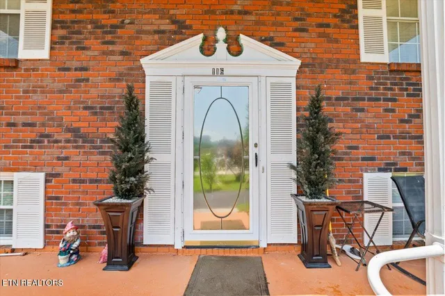 $449,900 | 116 Oak Street, Jacksboro, TN 37757