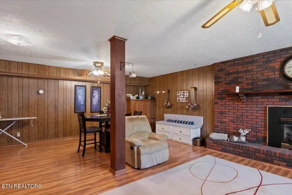 $439,900 | 116 Oak Street, Jacksboro, TN 37757