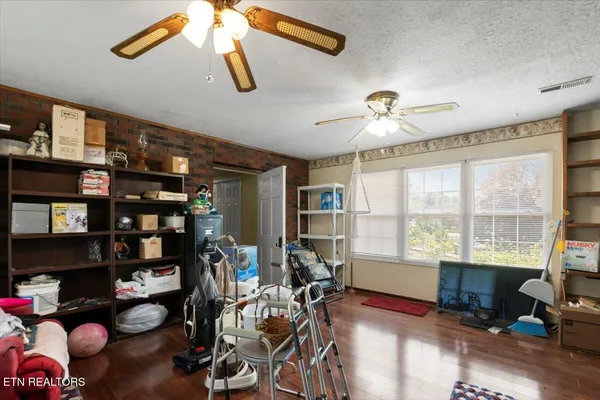 $439,900 | 116 Oak Street, Jacksboro, TN 37757