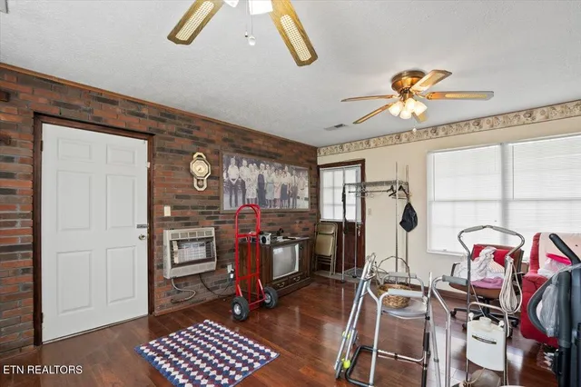 $449,900 | 116 Oak Street, Jacksboro, TN 37757