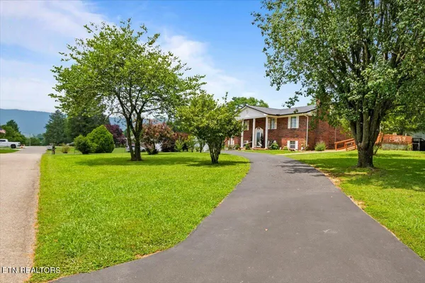 $439,900 | 116 Oak Street, Jacksboro, TN 37757