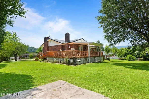 $439,900 | 116 Oak Street, Jacksboro, TN 37757