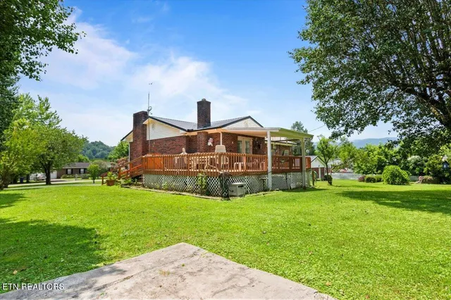 $449,900 | 116 Oak Street, Jacksboro, TN 37757