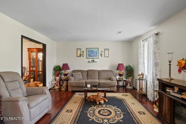 $449,900 | 116 Oak Street, Jacksboro, TN 37757