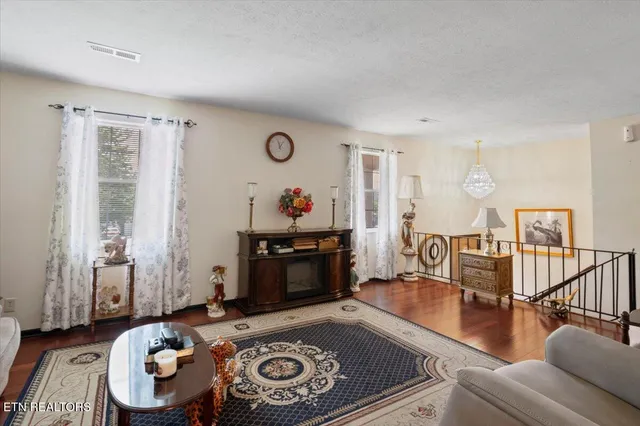 $449,900 | 116 Oak Street, Jacksboro, TN 37757