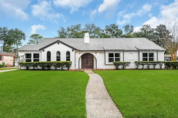$2,400 | 5730 Old Lodge Drive, Houston, TX 77066