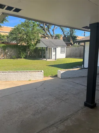 $2,400 | 5730 Old Lodge Drive, Houston, TX 77066