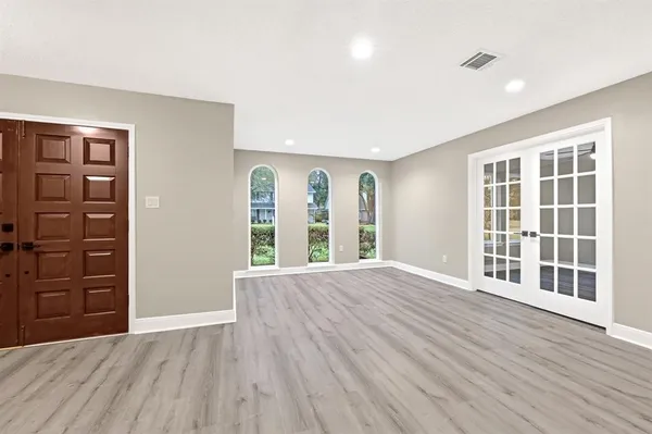 $2,400 | 5730 Old Lodge Drive, Houston, TX 77066