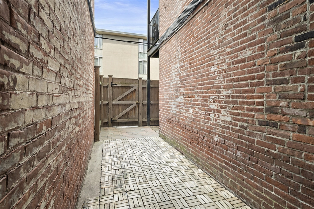 175 St Botolph Street, Unit 1 Boston, MA 02115 - Photo 16 of 18