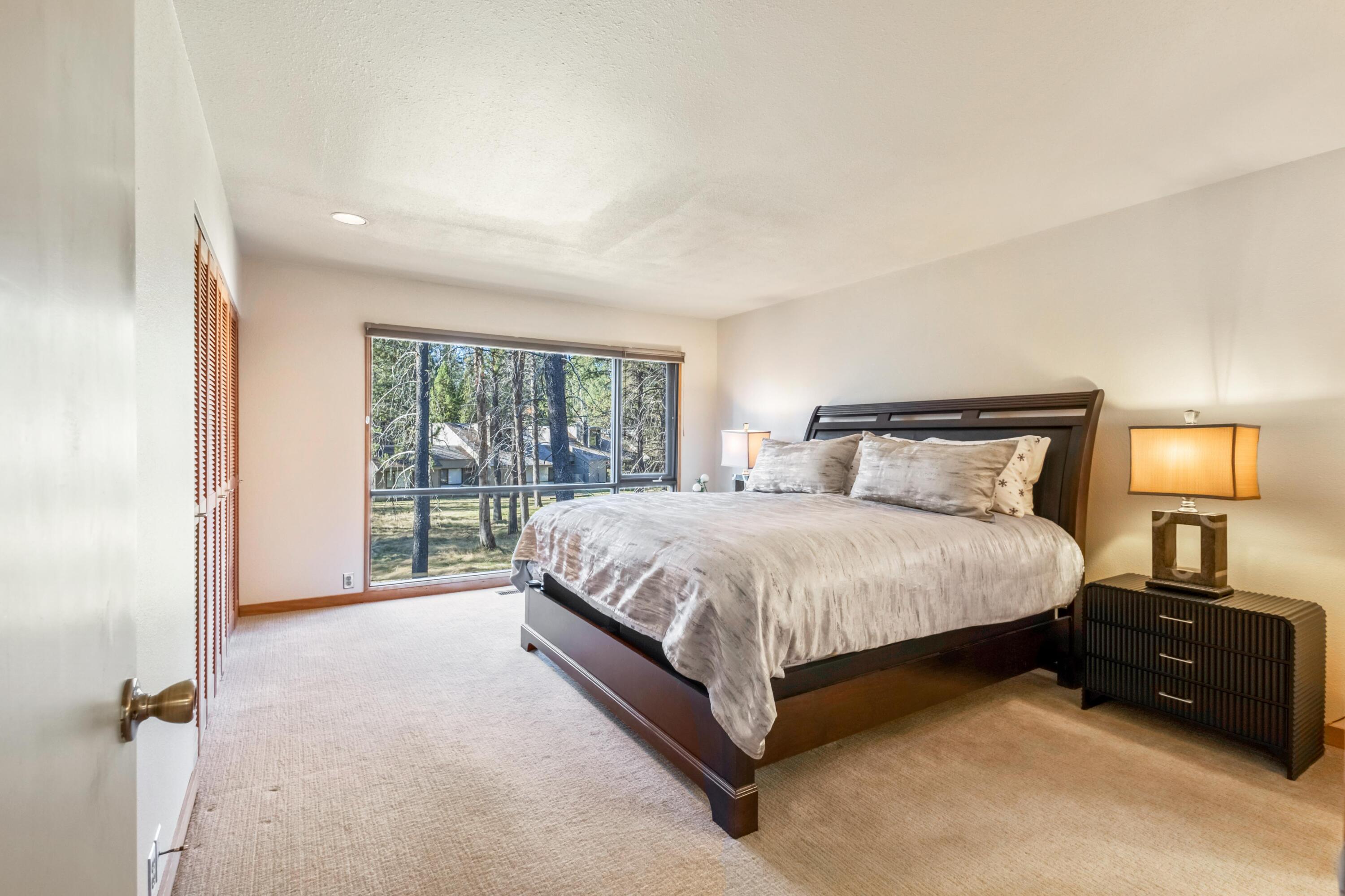 57214 Island Road, Unit 14 Sunriver, OR 97707 - Photo 13 of 28 Primary
