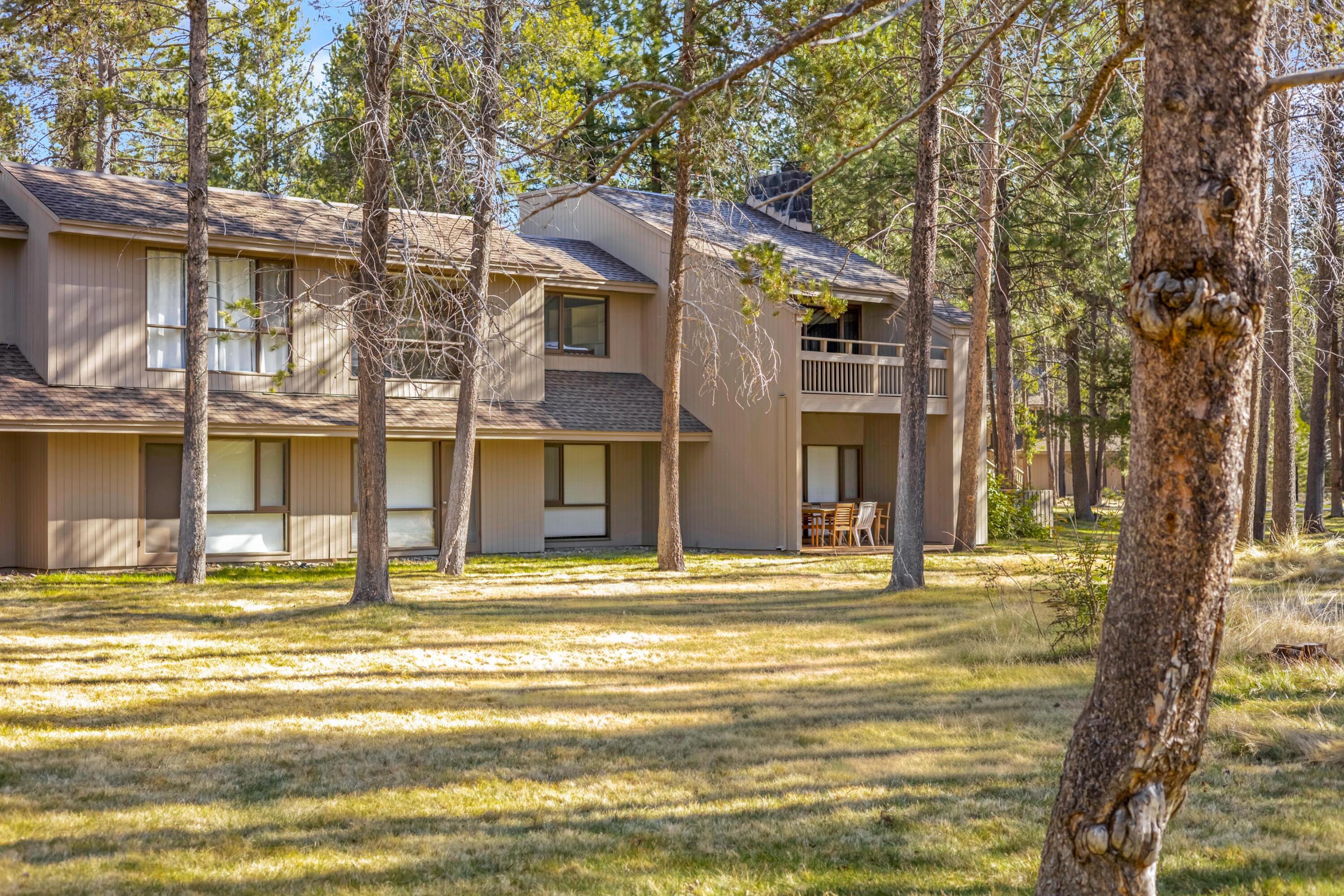 57214 Island Road, Unit 14 Sunriver, OR 97707 - Photo 22 of 28 Green Space