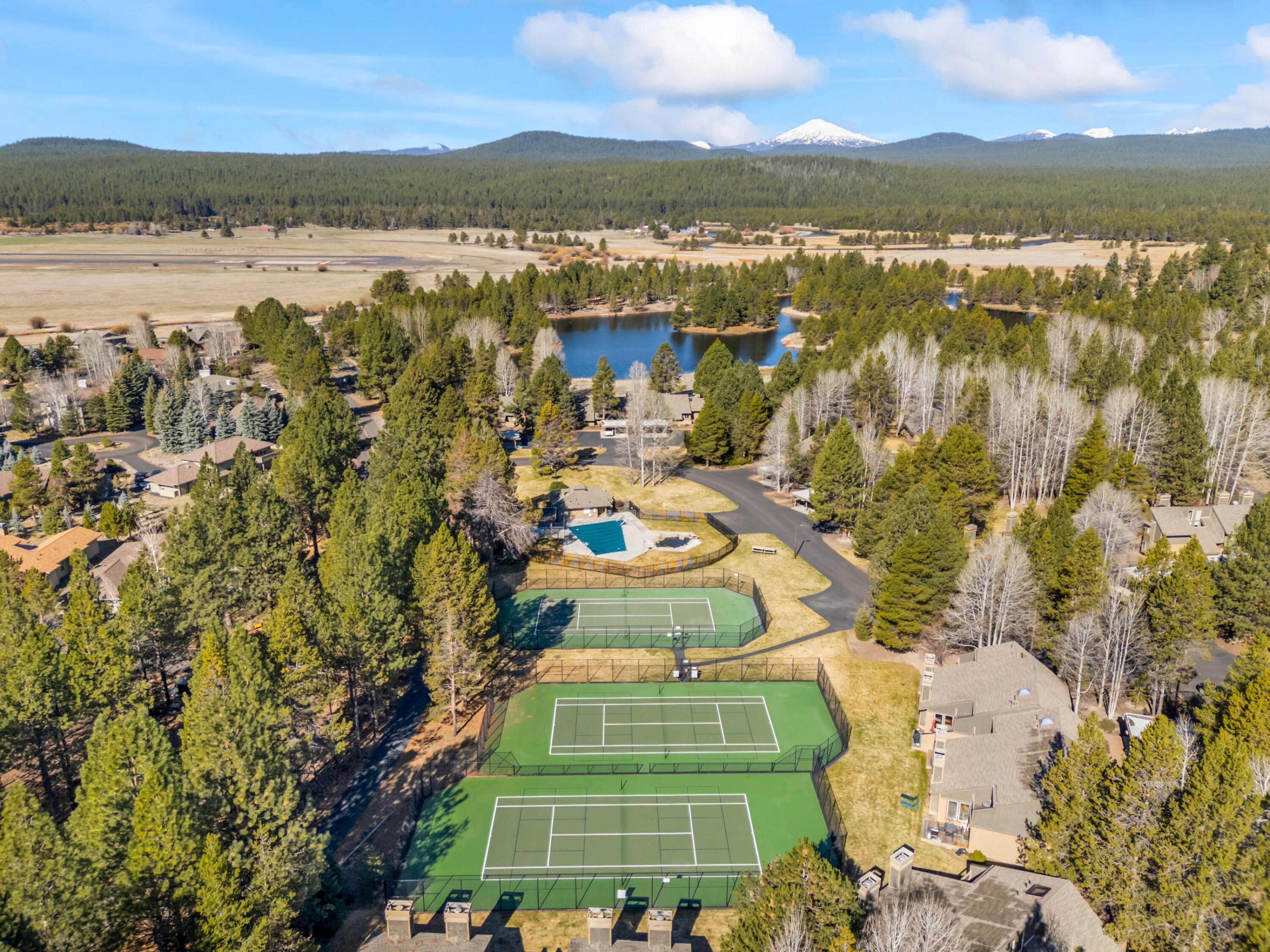57214 Island Road, Unit 14 Sunriver, OR 97707 - Photo 25 of 28 Sunriver