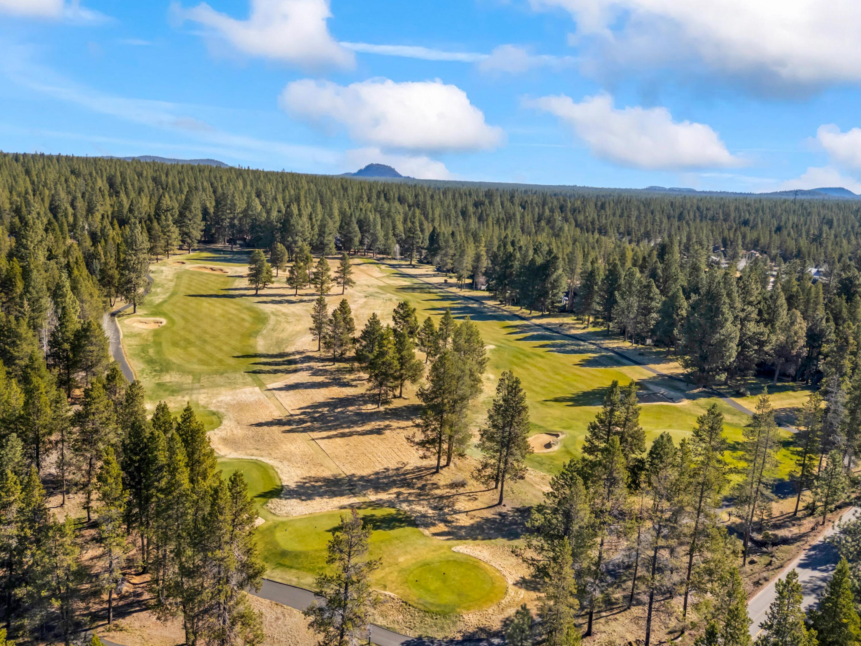 57214 Island Road, Unit 14 Sunriver, OR 97707 - Photo 27 of 28 Sunriver