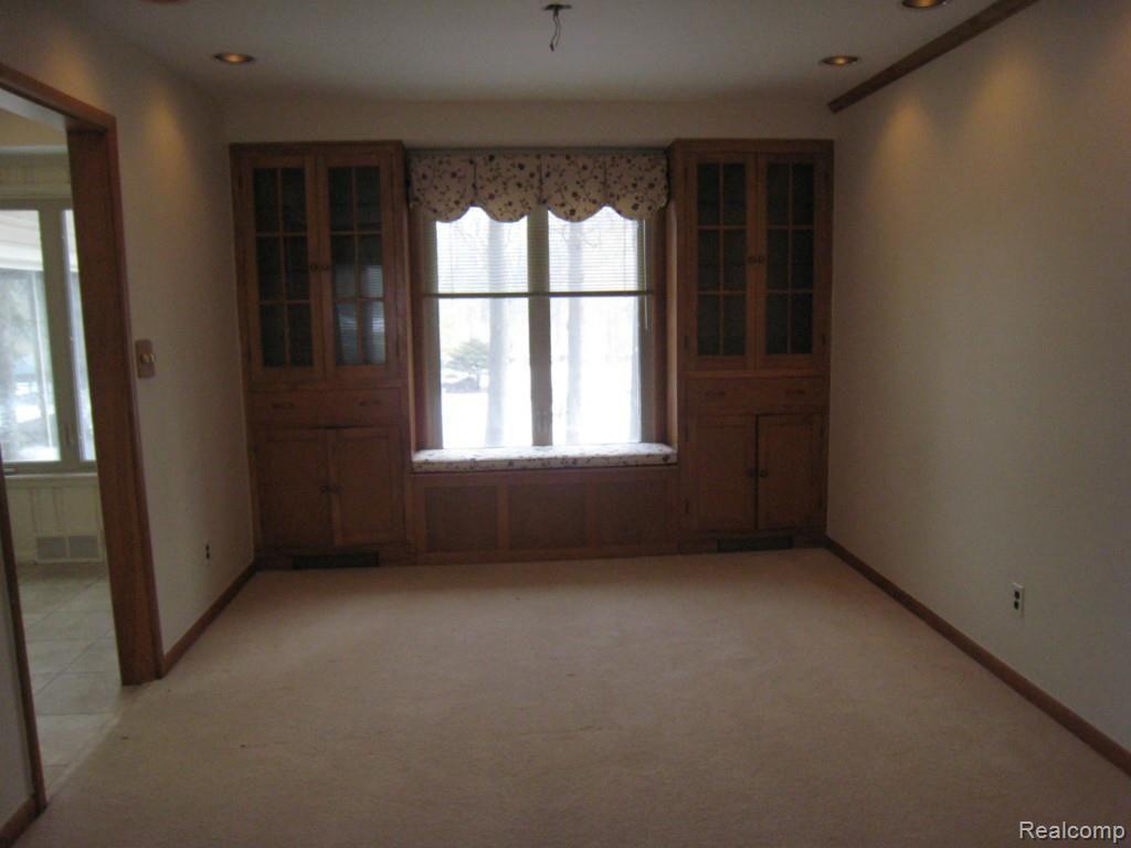 22745 Meridian Road Grosse Ile, MI 48138 - Photo 13 of 25 Dining room