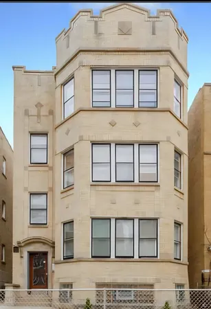 $2,200 | 6418 North Albany Avenue, Unit 2E, Chicago, IL 60645