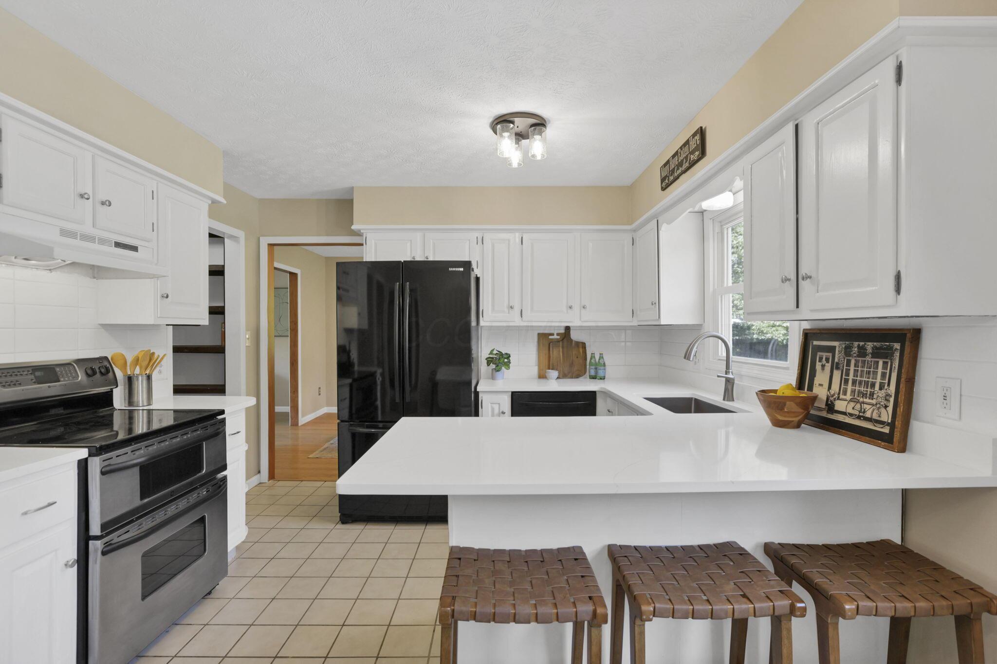 170 Ginder Road Northeast Lancaster, OH 43130 - Photo 29 of 70 Additional Eating Space