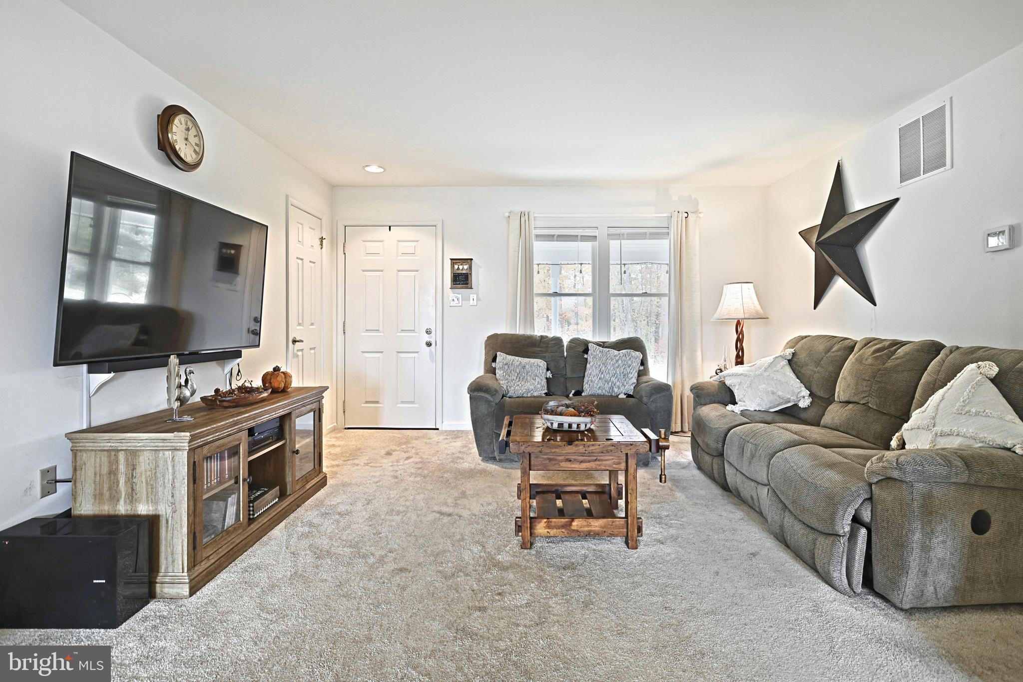 25 Pleasant Valley Road Westminster, MD 21158 - Photo 8 of 61 Gallery Image 8