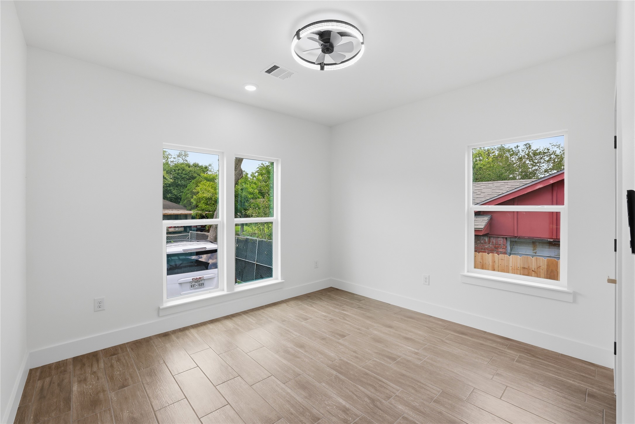 5515 Elm Spring Drive Houston, TX 77048 - Photo 13 of 35