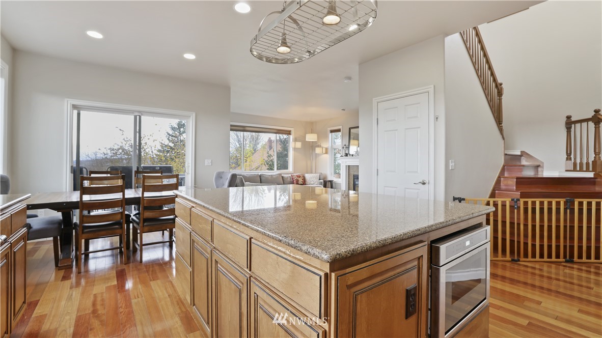 323 Renton Avenue South Renton, WA 98057 - Photo 8 of 24