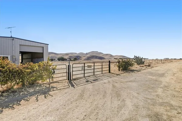 $675,000 | 485 South 8th Street, Shandon, CA 93461