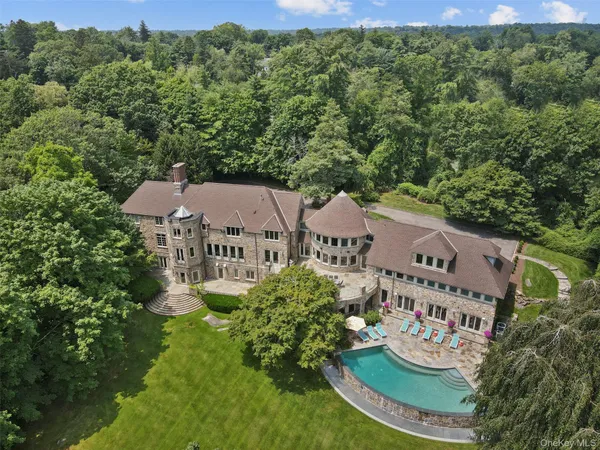 $7,495,000 | 383 Woodlands Road, Harrison, NY 10528